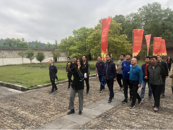 “学史增信、参观红色基地”市全民健身服务中心党支部4月主题党日活动